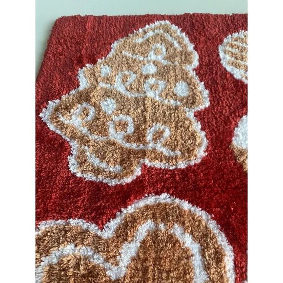 BETSEY JOHNSON Gingerbread Christmas NOVELTY BATH MAT Non Slip 20” X 30” NEW - Picture 11 of 16